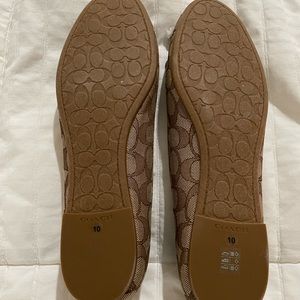 Coach Bea/Saddle Flats.